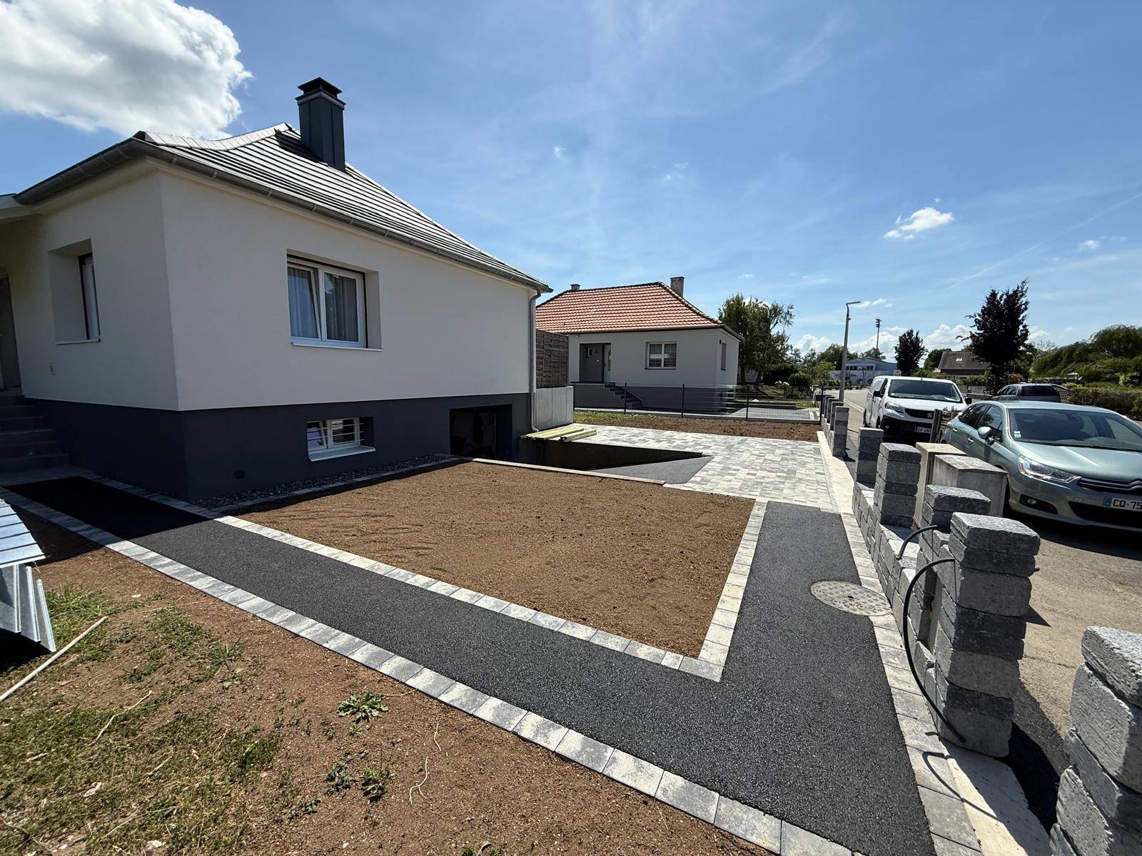Allée pavée avec bordures granit et enrobé, Kréa Concept